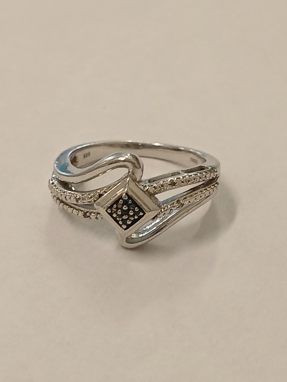 JWBR Sterling Silver 925 BLUE WHITE ROUND CUT DIAMOND ACCENTED SQUARE RING 6.75